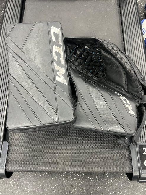 Vist Large View of Product Image Which is Used CCM EFLEX 5.9 Senior Goalie Catcher/Blocker Combo