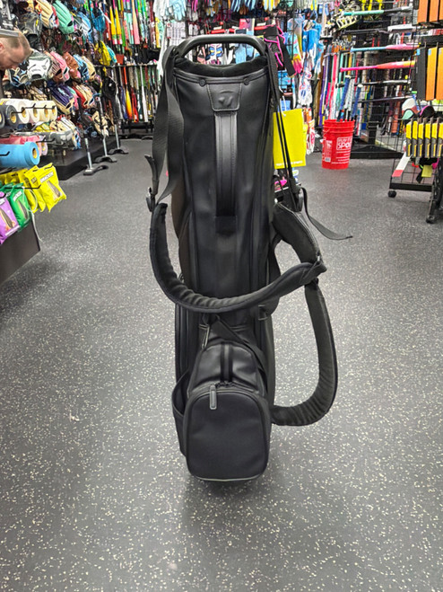 Vist Large View of Product Image Which is Used Taylormade FLEXTECH CARRY PREMIUM STAND BAG Mens Stand Bag Black