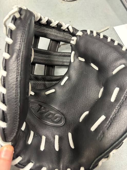 Vist Large View of Product Image Which is Used Wilson A700 BB/SB Catchers RH Throw Grey 33"
