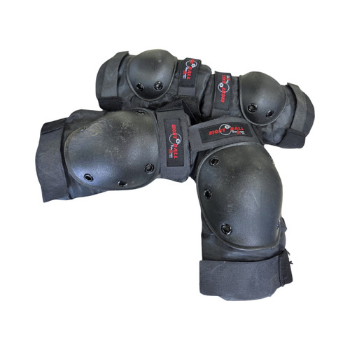 Vist Large View of Product Image Which is Used KNEE AND ELBOW BLACK SET Inline Protective Set Black MD
