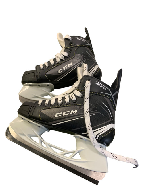Vist Large View of Product Image Which is Used CCM 9040 Junior Hockey Skate Junior 03