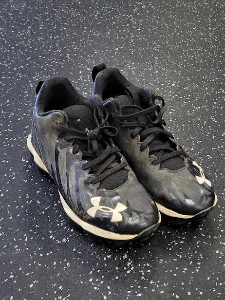 Vist Large View of Product Image Which is Used Under Armour ARMOUR BOUND BB/SB Cleats Black Junior 02.5