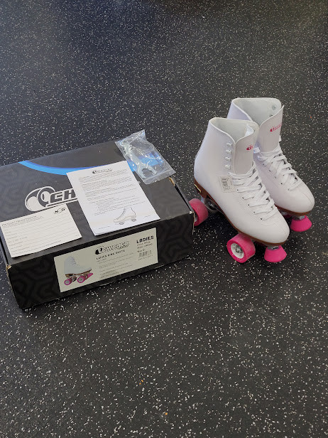 Vist Large View of Product Image Which is Used Chicago CRS400 LADIES Senior Roller Quad Skates White Senior 8