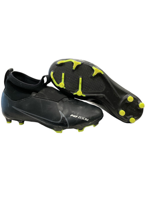 Vist Large View of Product Image Which is Used Nike Soccer Cleats Black Junior 03