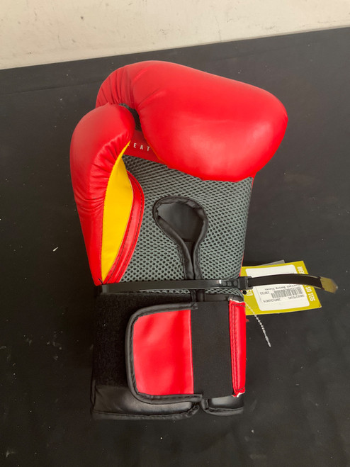 Vist Large View of Product Image Which is Used Everlast Boxing Gloves Red XL