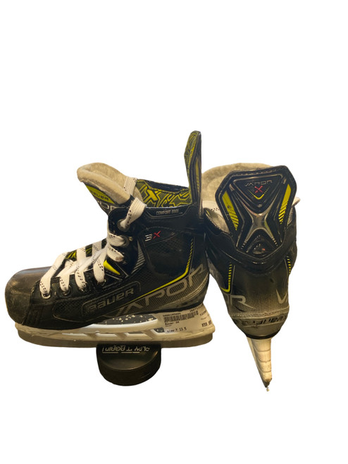 Vist Large View of Product Image Which is Used Bauer 3X Youth Hockey Skate Youth 13.5