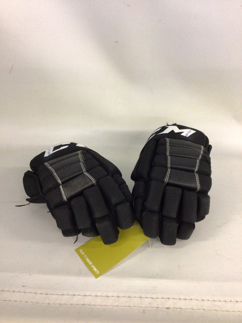 Vist Large View of Product Image Which is Used CCM EDGE Junior Gloves Black 10"