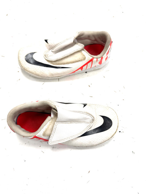 Vist Large View of Product Image Which is Used Nike Soccer Indoor Shoes White Youth 11.0