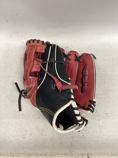 Vist Large View of Product Image Which is Used Marucci CADDO SERIES BB/SB Glove RH Throw None 12"