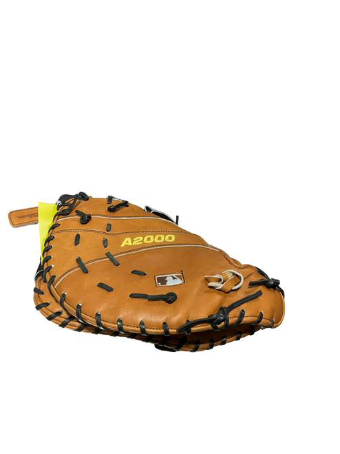 Vist Large View of Product Image Which is Used Wilson A2000 1ST BASE MITT BB/SB First Base RH Throw Brown 12 1/2"