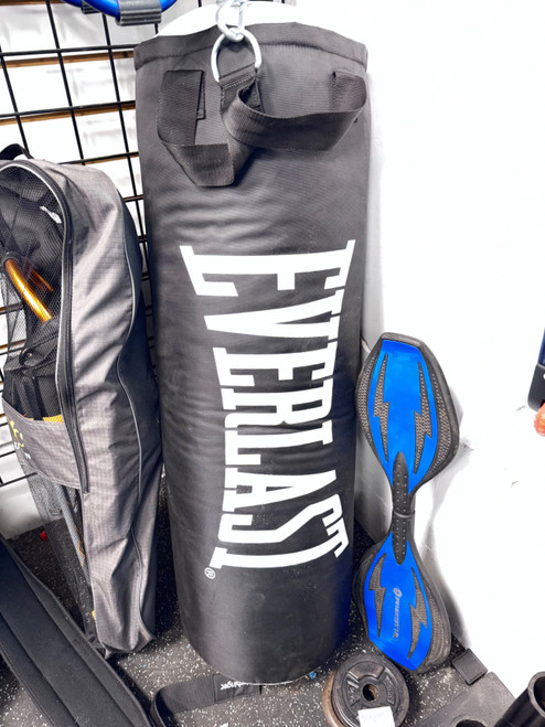 Vist Large View of Product Image Which is Used Everlast 100 LB HEAVYBAG Boxing Heavy Bag Black 