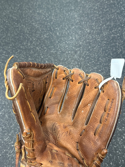 Vist Large View of Product Image Which is Used Nike AIR SHOW ELITE BB/SB Glove RH Throw Brown 12"