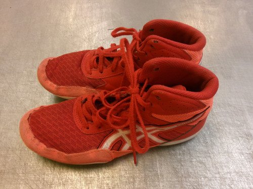 Vist Large View of Product Image Which is Used Asics Wrestling Shoes Red Junior 04.5