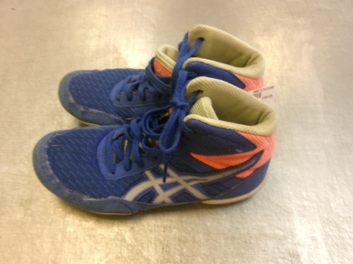 Vist Large View of Product Image Which is Used Asics Wrestling Shoes Royal Blue Junior 02.5
