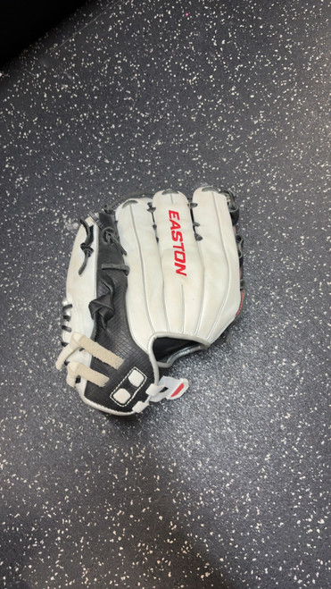 Vist Large View of Product Image Which is Used Easton TOURNAMENT ELITE BB/SB Glove RH Throw Black 13"