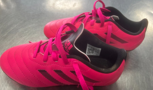 Vist Large View of Product Image Which is Used Adidas Soccer Cleats Pink Junior 01