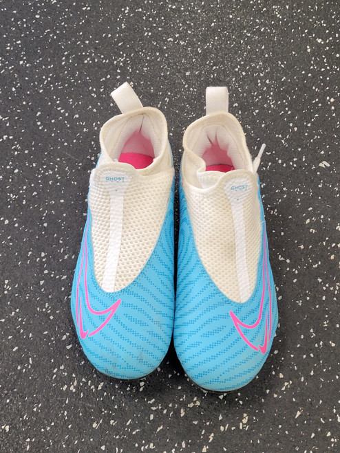 Vist Large View of Product Image Which is Used Nike PHANTOM Jr FB Cleats White Junior 01