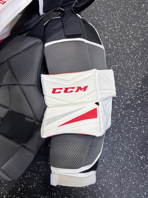 Vist Large View of Product Image Which is Used CCM EFLEX 5.9 Senior Body Armor LG