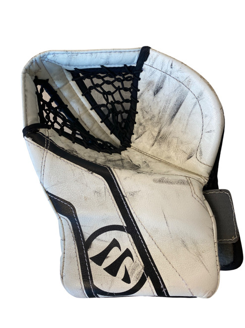 Vist Large View of Product Image Which is Used Warrior RITUAL Junior Goalie Catcher White