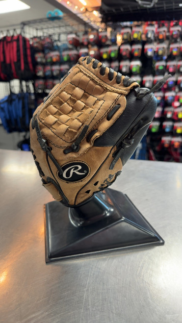 Vist Large View of Product Image Which is Used Rawlings PLAY MAKER SERIES BB/SB Glove RH Throw Brown 10"