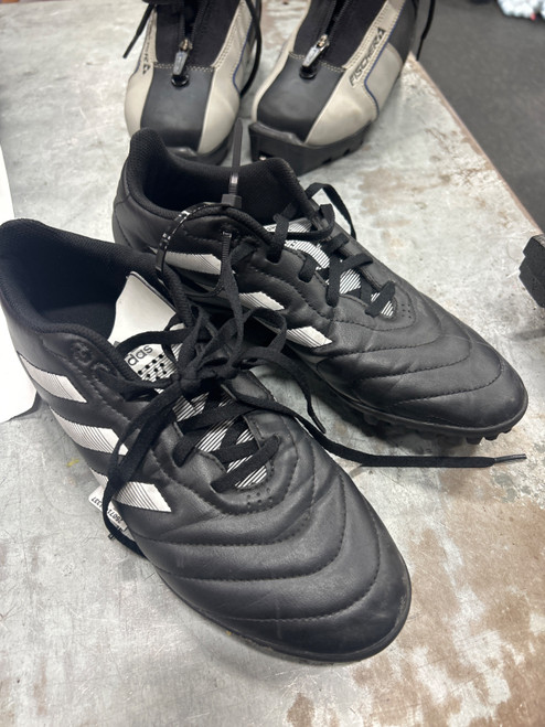 Vist Large View of Product Image Which is Used Adidas Soccer Cleats Black Youth 08.0