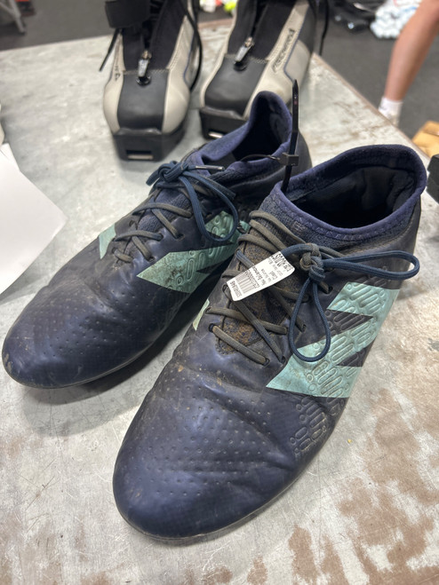 Vist Large View of Product Image Which is Used New Balance Soccer Cleats Navy Blue Adjustable
