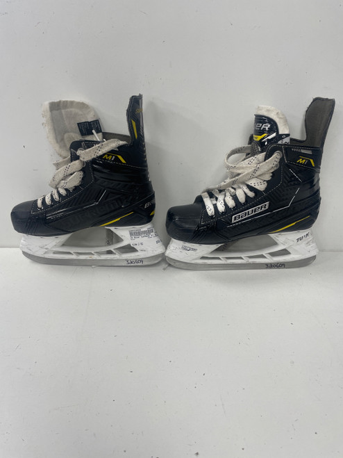 Vist Large View of Product Image Which is Used Bauer SUPREME M1 Junior Hockey Skate Junior 02