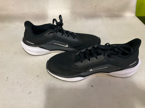 Vist Large View of Product Image Which is Used Nike Running/X-Train Shoes W