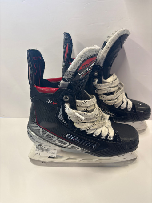 Vist Large View of Product Image Which is Used Bauer VAPOR 3X Senior Hockey Skate Senior 7