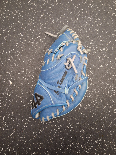 Vist Large View of Product Image Which is Used 44 PRO RISE SERIES BB/SB Catchers RH Throw Royal Blue 31"