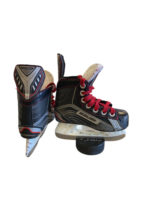 Vist Large View of Product Image Which is Used Bauer VAPOR Youth Hockey Skate Youth 09.0