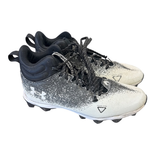 Vist Large View of Product Image Which is Baseball cleats