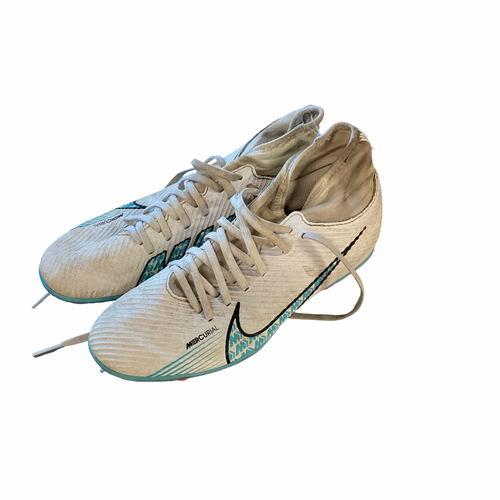 Vist Large View of Product Image Which is Used Nike Soccer Cleats White Junior 04.5