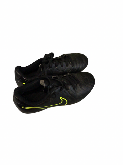 Vist Large View of Product Image Which is Used Nike Soccer Cleats Black Junior 01