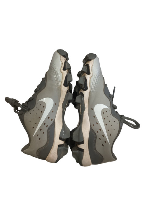 Vist Large View of Product Image Which is Used Nike DIAMOND BASEBALL CLEATS BB/SB Cleats Grey Youth 06.0