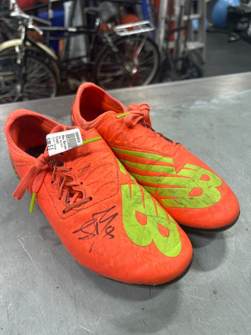 Vist Large View of Product Image Which is Used New Balance Soccer Cleats Orange Senior 6