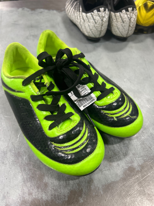 Vist Large View of Product Image Which is Used Vizari Soccer Cleats Black And Neon Green Youth 13.5