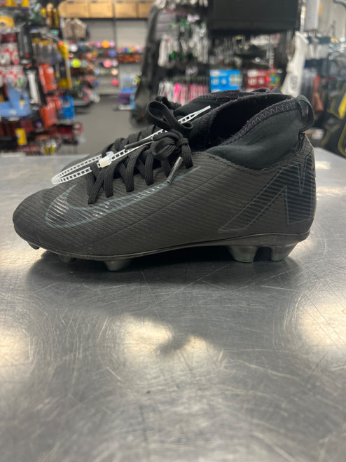 Vist Large View of Product Image Which is Used Nike MERCURIAL Soccer Cleats Black Junior 02
