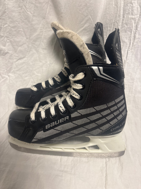 Vist Large View of Product Image Which is Used Bauer CHALLANGER Intermediate Hockey Skate Intermediate 5.0
