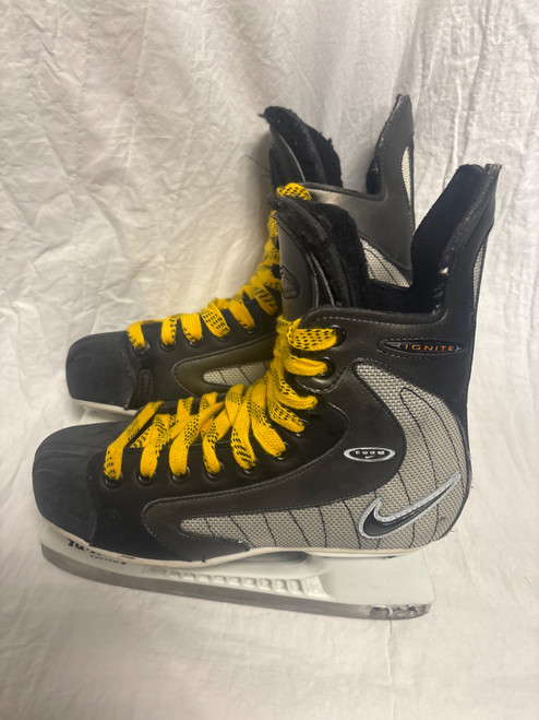 Vist Large View of Product Image Which is Used Nike IGNITE Junior Hockey Skate Junior 06