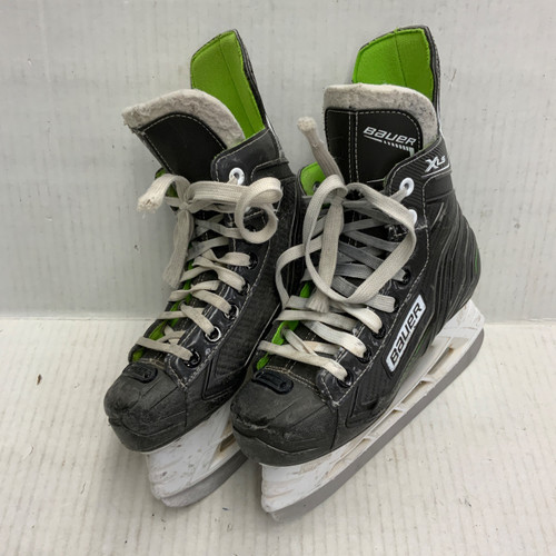 Vist Large View of Product Image Which is Used Bauer XLS Junior Hockey Skate Junior 02