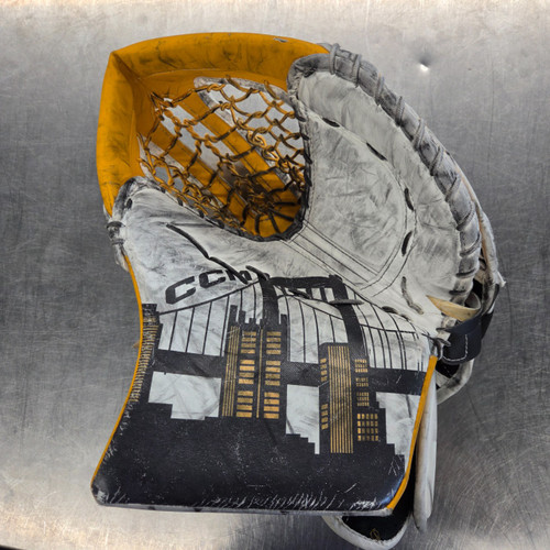 Vist Large View of Product Image Which is Used CCM EFLEX 6 CUSTOM PRO CATCH Senior Goalie Catcher White And Gold