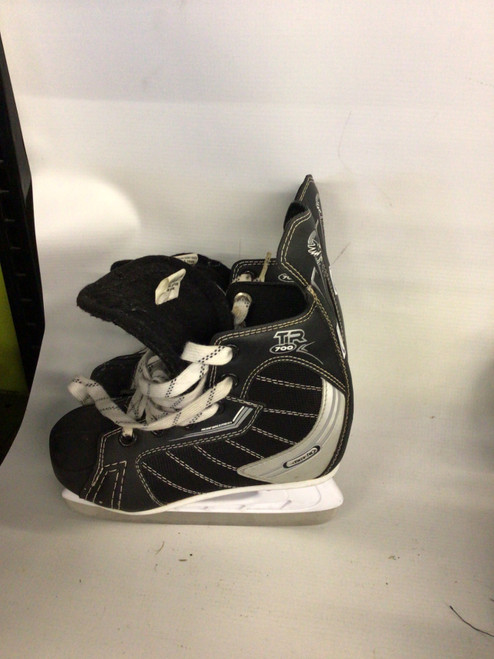 Vist Large View of Product Image Which is Used Tour TR 700 Youth Hockey Skate Youth 12.0