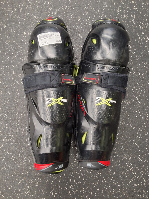 Vist Large View of Product Image Which is Used Bauer VAPOR 2 X PRO Senior Shin Guards Black 13"
