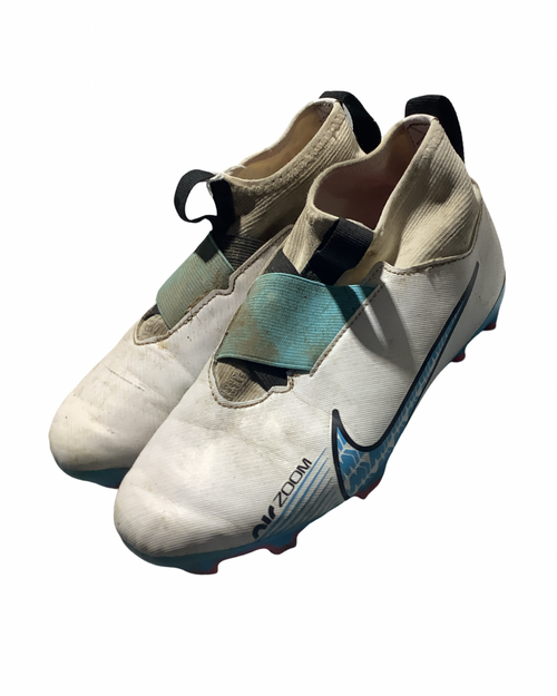 Vist Large View of Product Image Which is Used Nike Soccer Cleats White Junior 02.5