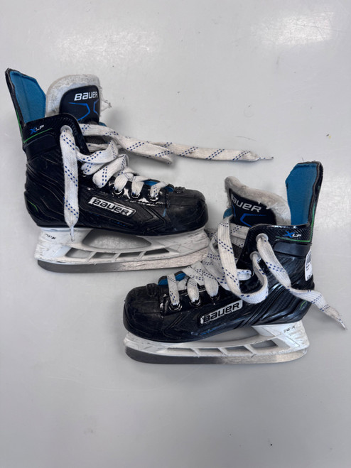 Vist Large View of Product Image Which is Used Bauer XLP Youth Hockey Skate Youth 13.0