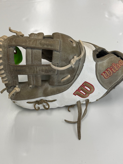 Vist Large View of Product Image Which is Used Wilson A2000 BB/SB First Base LH Throw White 12 1/2"