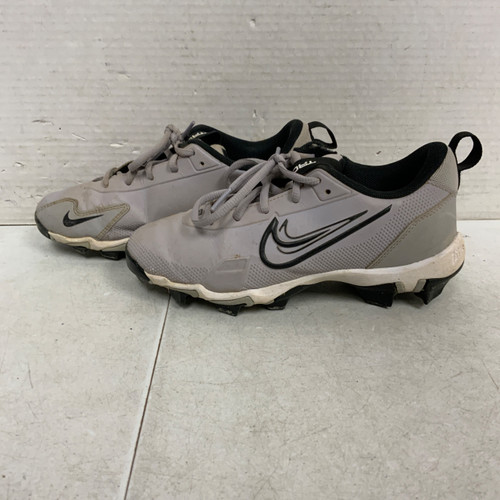 Vist Large View of Product Image Which is Used Nike TROUT Soccer Cleats Grey Junior 04