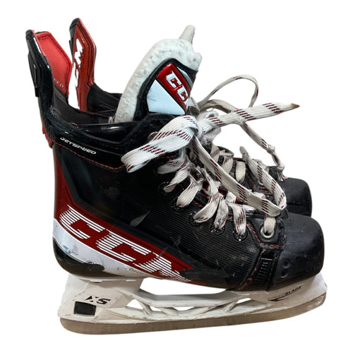 Vist Large View of Product Image Which is Used CCM JETSPEED ULTRALITE Junior Hockey Skate Junior 02