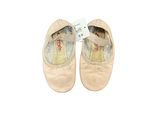 Vist Large View of Product Image Which is Used Capezio 10M BALLET SLIPPERS PNK Gymnastics Uniform